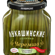 Открыл дверь