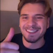 Obossal_hacha_pod_snusom